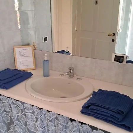 ベッド・アンド・ブレックファスト Il Profumo Di Ginestre